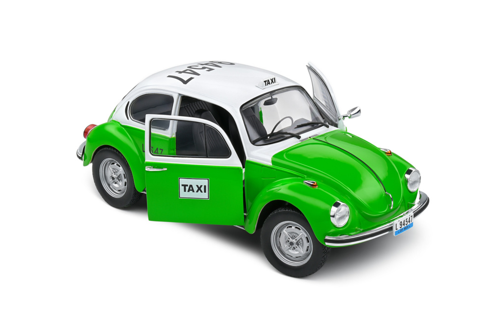Taxi Let's Go vert et blanc, prêt à vous conduire dans la ville sainte de Touba